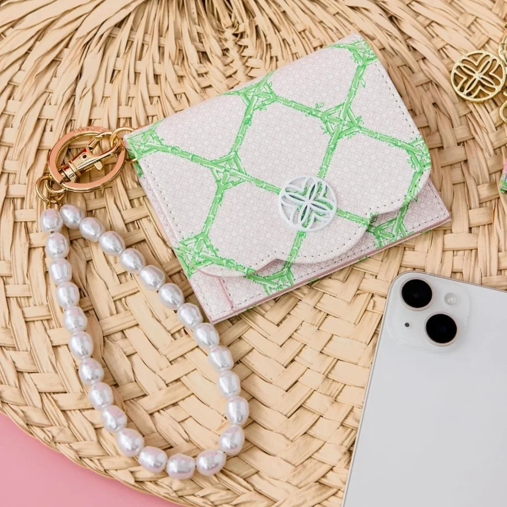 NWT Lily Pulitzer Snap Card Case with Pearl Strap - Picture 3 of 4